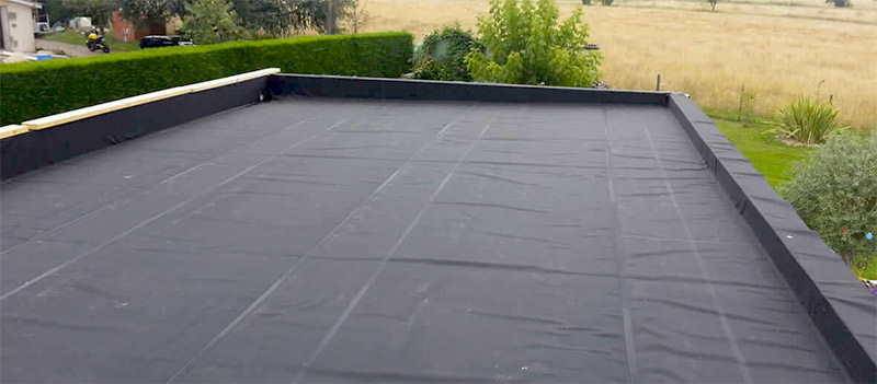 Étanchéité toit plat - PROROAZHON COUVERTURE : Rennes (35) : Étanchéité toit plat terrasse : artisan couvreur sur Rennes et les alentours en Ille-et-Vilaine (35). Isolation toiture par l’extérieur et combles par l’intérieur.